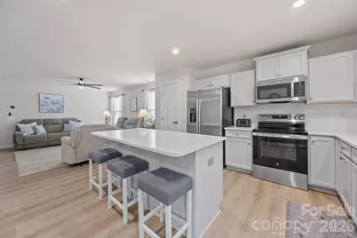 410 Hollis Place, Lancaster, SC 29720 - Photo 6