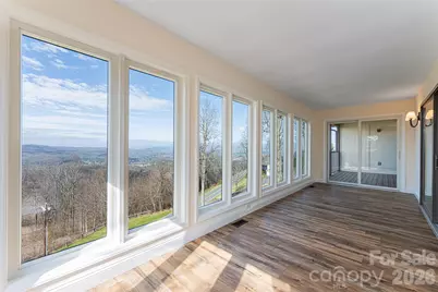 1203 Fleetwood Plaza, Hendersonville, NC 28739 - Photo 4