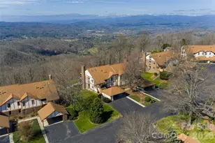 1203 Fleetwood Plaza, Hendersonville, NC 28739 - Photo 1