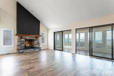 1203 Fleetwood Plaza, Hendersonville, NC 28739 - Photo 2