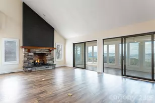 1203 Fleetwood Plaza, Hendersonville, NC 28739 - Photo 2