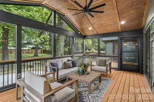 1542 Carolyn Dr, Charlotte, NC 28205 - Photo 1
