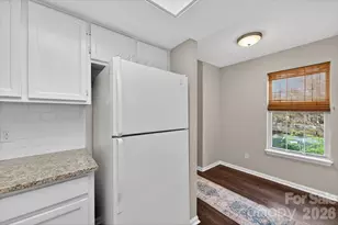 9457 S Vicksburg Park Ct, Charlotte, NC 28210 - Photo 20