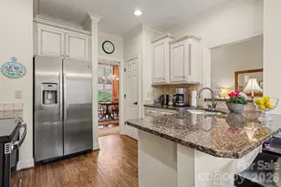 352 Hunting Ridge Ln, Shelby, NC 28150 - Photo 10