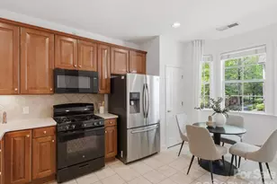 18810 Cloverstone Cir, Cornelius, NC 28031 - Photo 8