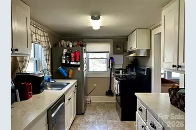 1408 Essex Place SW, Lenoir, NC 28645 - Photo 10