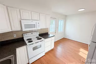 1911 Smoke Ridge Ct, Charlotte, NC 28210 - Photo 10