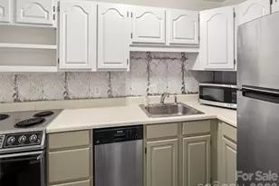 647 Town Mountain Rd, Asheville, NC 28804 - Photo 10