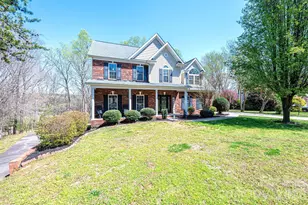 2586 Henry Falls Dr, Hickory, NC 28602 - Photo 2