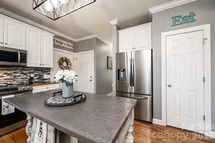 2586 Henry Falls Dr, Hickory, NC 28602 - Photo 24