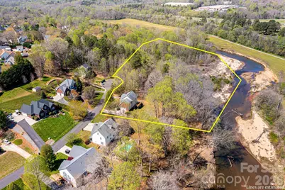 2586 Henry Falls Drive, Hickory, NC 28602 - Photo 8