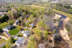 2586 Henry Falls Dr, Hickory, NC 28602 - Photo 8