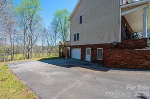 2586 Henry Falls Dr, Hickory, NC 28602 - Photo 6