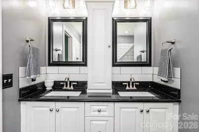 2586 Henry Falls Drive, Hickory, NC 28602 - Photo 32