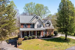 2586 Henry Falls Dr, Hickory, NC 28602 - Photo 4