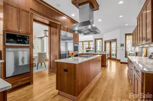 720 Overlook Dr, Flat Rock, NC 28731 - Photo 6