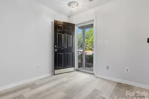 2940 Mayer House Ct, Charlotte, NC 28214 - Photo 6