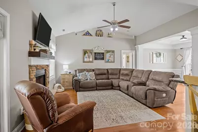 1667 Warwick Court, Lincolnton, NC 28092 - Photo 14