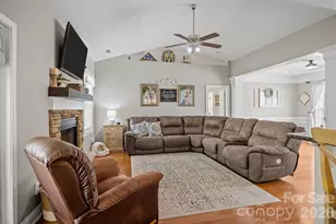 1667 Warwick Ct, Lincolnton, NC 28092 - Photo 14