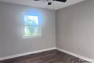 400 Chatham Ave, Gaffney, SC 29340 - Photo 8