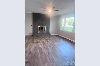 400 Chatham Avenue, Gaffney, SC 29340 - Photo 2