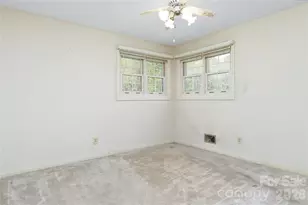 537 32nd St SW, Hickory, NC 28602 - Photo 14