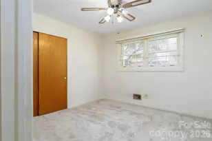 537 32nd St SW, Hickory, NC 28602 - Photo 12