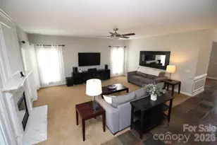 4600 Hanging Ivy Dr, Charlotte, NC 28215 - Photo 16