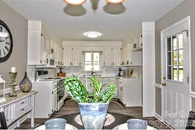 3916 Wonderland Drive, Matthews, NC 28104 - Photo 8