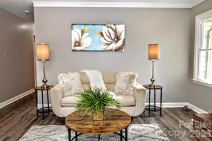 3916 Wonderland Dr, Matthews, NC 28104 - Photo 4