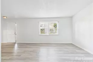 8811 Hunter Ridge Dr, Charlotte, NC 28226 - Photo 6