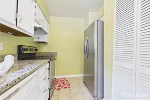 8811 Hunter Ridge Dr, Charlotte, NC 28226 - Photo 2