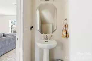 14015 Rory Glen Ln, Charlotte, NC 28215 - Photo 16