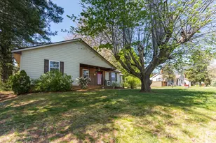 25 Montview Cir, Brevard, NC 28712 - Photo 2