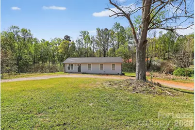 308 Caroline Avenue, Lowell, NC 28098 - Photo 4