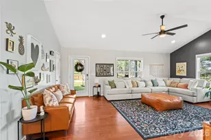 27 Pounding Mill Rd, Hendersonville, NC 28792 - Photo 10