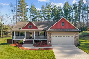 27 Pounding Mill Rd, Hendersonville, NC 28792 - Photo 2