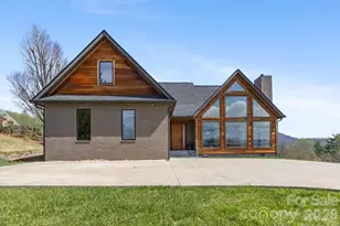 8 Nottingham Dr, Candler, NC 28715 - Photo 2