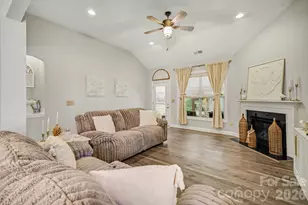 322 Willow Tree Dr, Rock Hill, SC 29732 - Photo 4