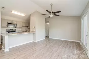 6165 Meadow Rose Ln, Charlotte, NC 28215 - Photo 6