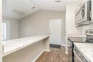 6165 Meadow Rose Ln, Charlotte, NC 28215 - Photo 12