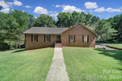 8927 Scarsdale Drive, Mint Hill, NC 28227 - Photo 2