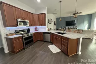 4851 Summerside Dr, Lake Wylie, SC 29710 - Photo 4