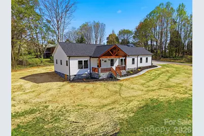 1007 Hibriten Drive SE, Lenoir, NC 28645 - Photo 2