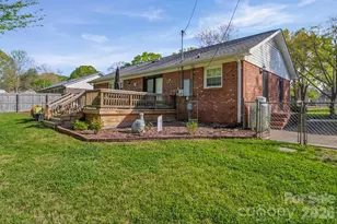 5715 Hillcrest Cir, Indian Trail, NC 28079 - Photo 2