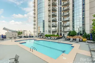 333 W Trade St, Charlotte, NC 28202 - Photo 2