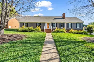 102 Knoll Ct, Belmont, NC 28012 - Photo 1