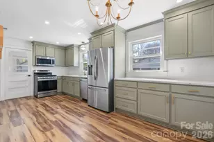 212 Glendale St, Morganton, NC 28655 - Photo 2