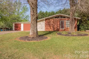 104 Buena Vista Dr, Morganton, NC 28655 - Photo 1