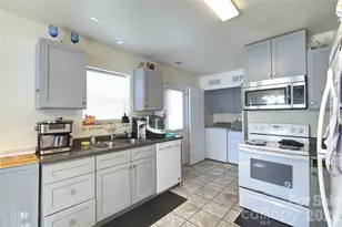 419 N Academy St, Mooresville, NC 28115 - Photo 16